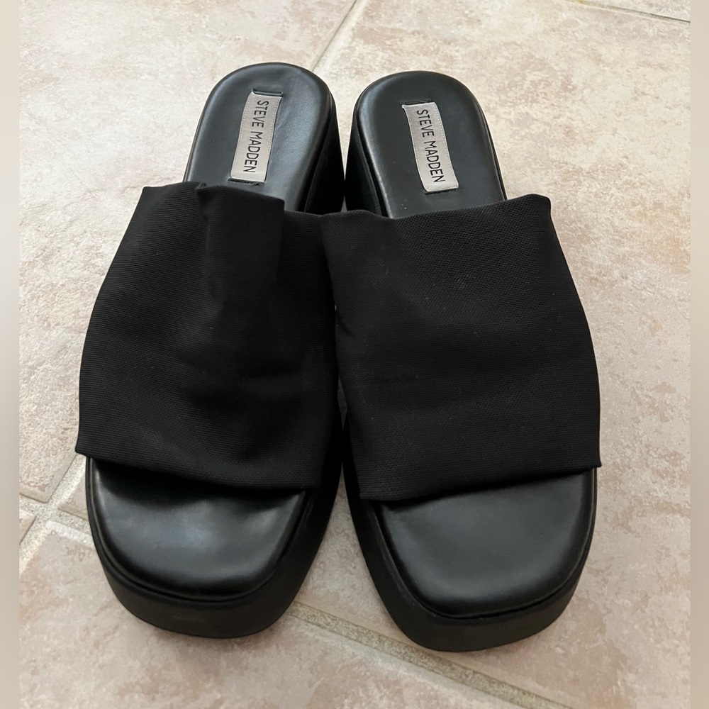 Steve Madden slinky sandals